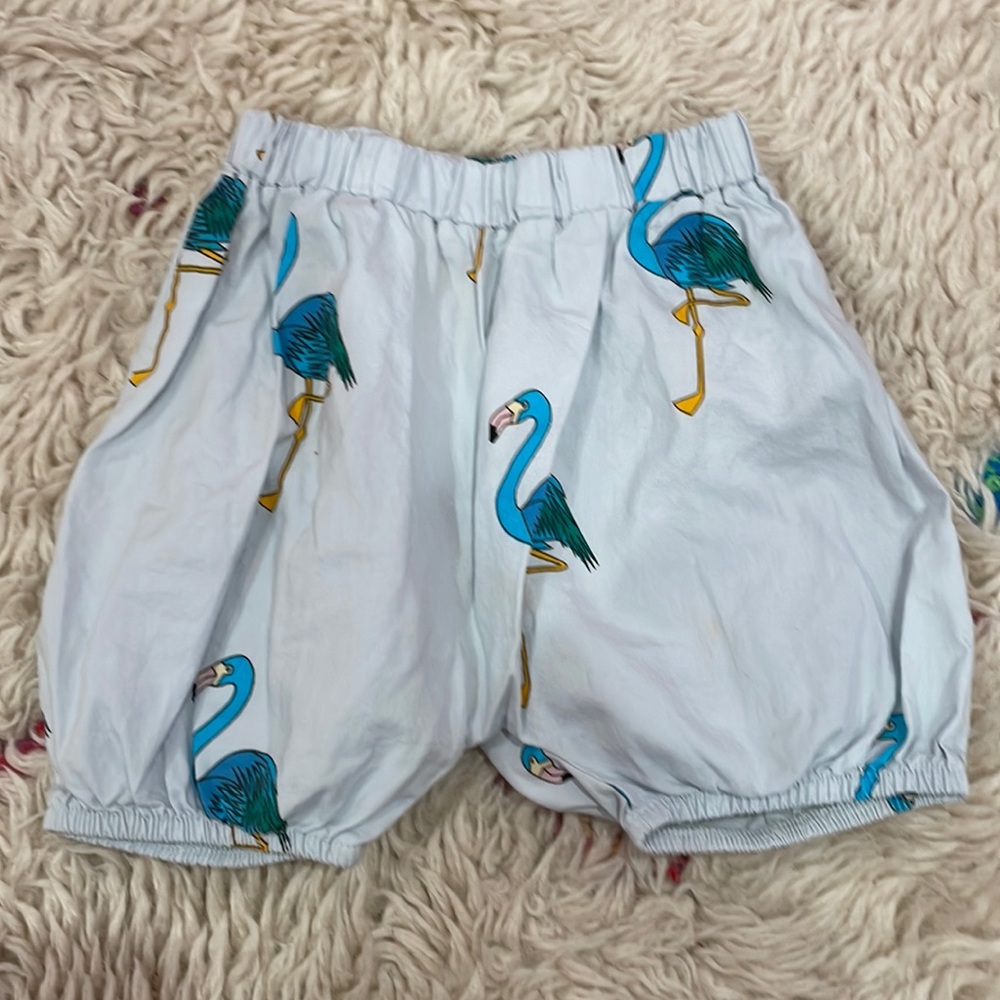 Like new (maybe worn once) 2t Hugo loves tiki bloomer shorts